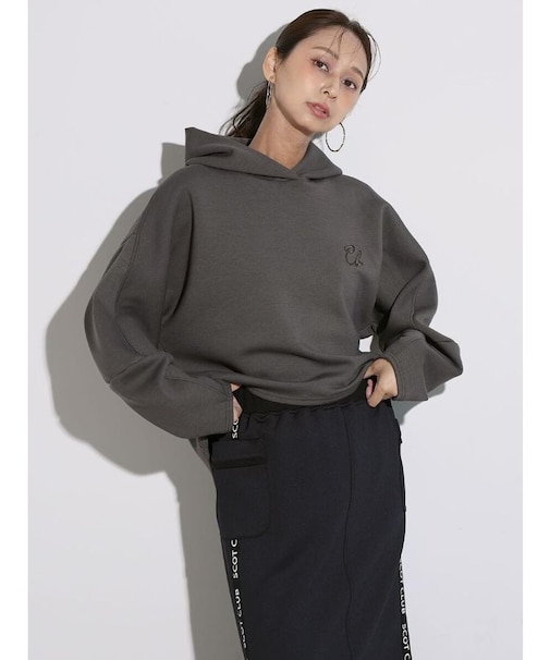 エンブロイダリーポンチフーディー