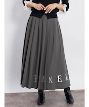 刺繍ロゴプリーツスカート