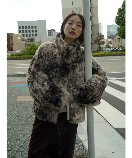 モノトーンミックスミドルファーアウター