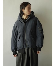 フーディーボリュームブルゾン