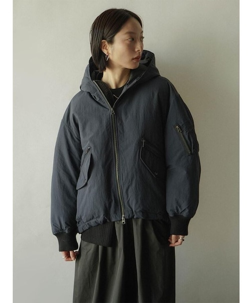 フーディーボリュームブルゾン