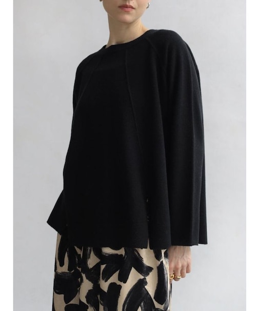 圧縮ウールフロントスリットクルーネックニット