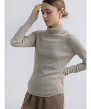 バックジップタートルネックリブニット