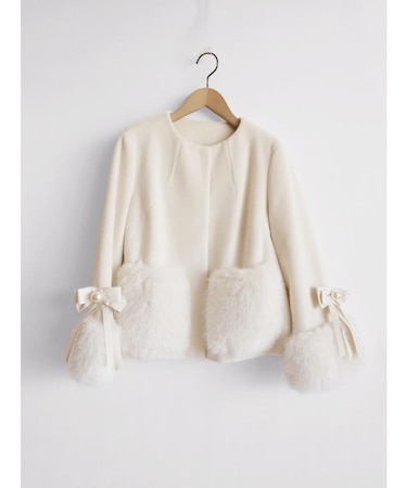 リボン袖ファーアクセントショートコート