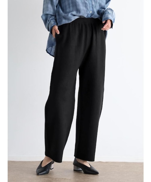 カーブシルエットニットパンツ