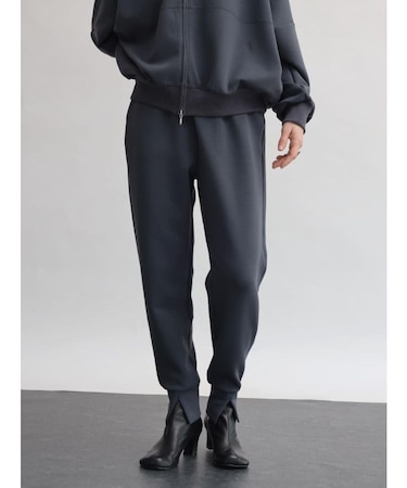 Agaロゴ刺繍入りジョガーパンツ