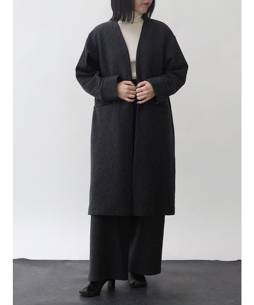 圧縮ウールノーカラーガウン