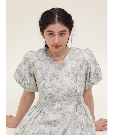 フラワージャガードパフスリーブワンピース