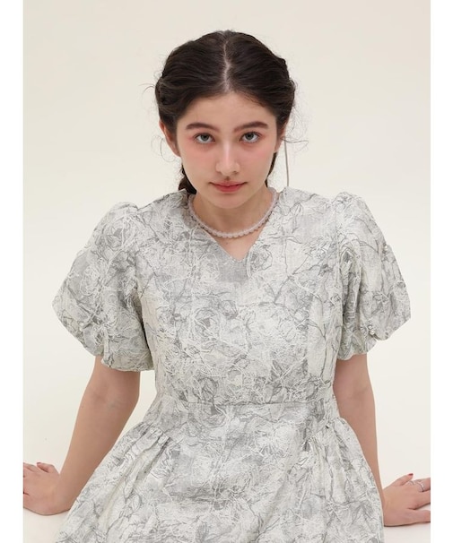 フラワージャガードパフスリーブワンピース