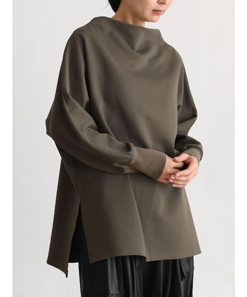 ボトルネックカットソー