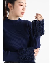 袖フリンジリブハイネックニット
