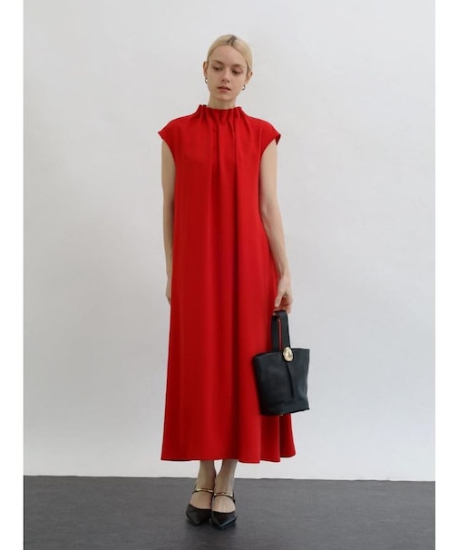 タックネックワンピース