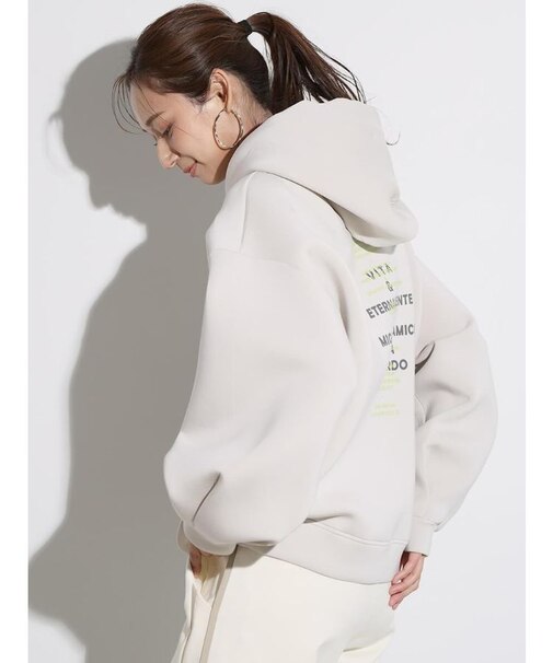 ダンボールバックロゴパーカー