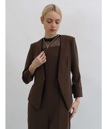 レイヤードラインノーカラージャケット (Dark Olive)