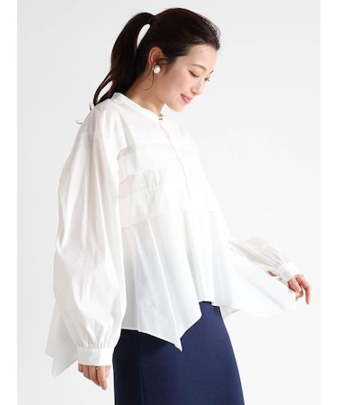 タックデザインブラウス