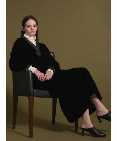 ステッチ刺繍カフタンベロアワンピース