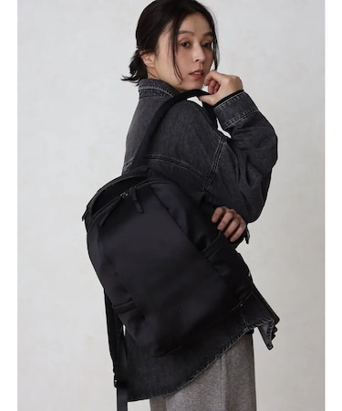 モノトーンバッグパック