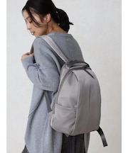 モノトーンバッグパック