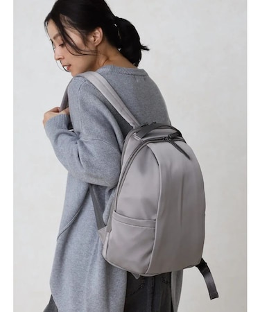 モノトーンバッグパック