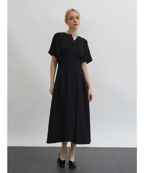 キーネックウエストタックワンピース