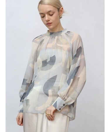 幾何柄プリントシフォンブラウス