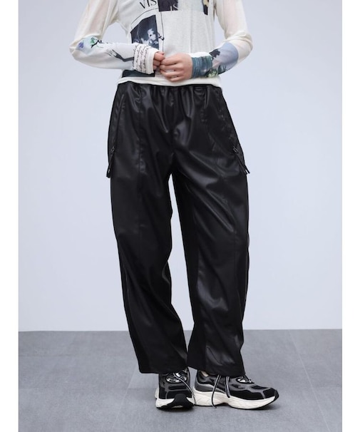 フェイクレザー切り替えカーブウェットパンツ