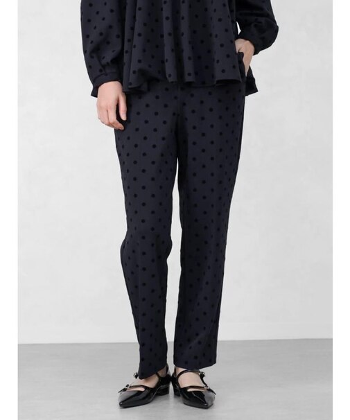 フロッキードットテーパードパンツ