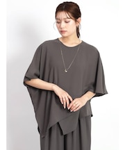 スクエアヘムドレープブラウス