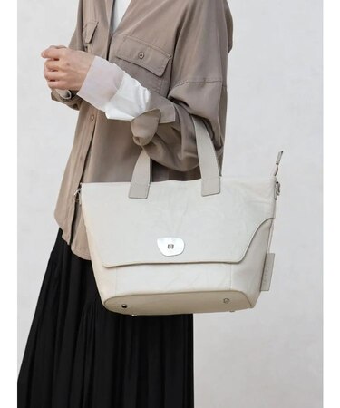 メタルモチーフボタンワッシャートート