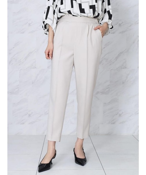 ワンタックセンタープレステーパードパンツ