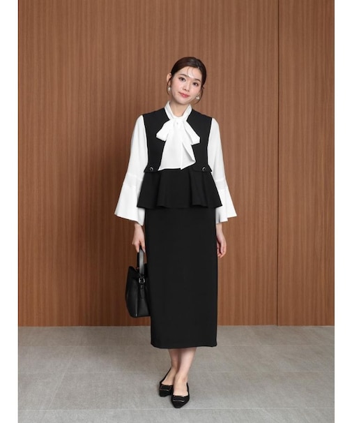 Vネックペプラムワンピース