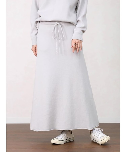 ワンポイント刺繍ニットスカート