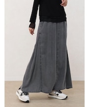 サイドタックセミフレアスカート