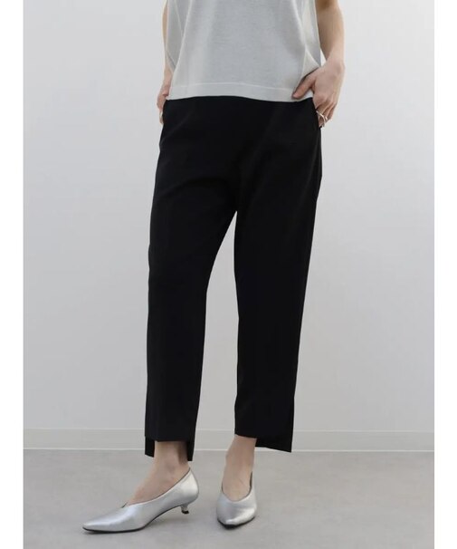 スリットヘムテーパードパンツ