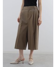 レザーライクタックキュロットパンツ