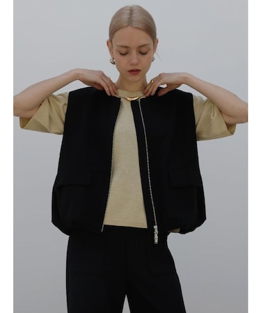 ダブルジップコクーンショートジレ