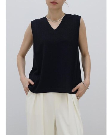 Vネックノースリーブラメニット