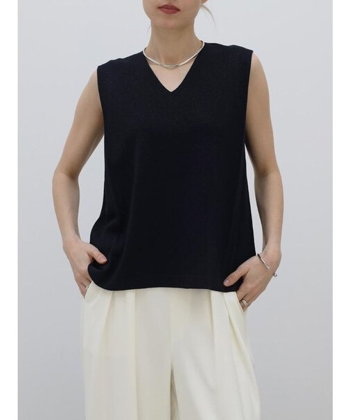 Vネックノースリーブラメニット