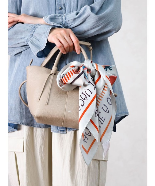 “HAVE A GREAT VACATION”大判スカーフ