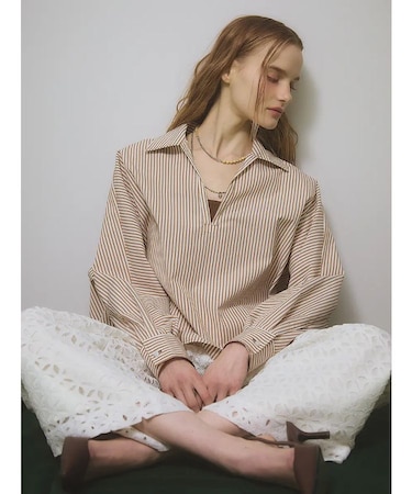 スキッパーネック ストライプシャツ