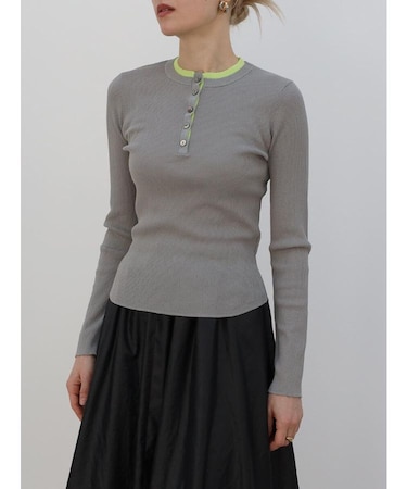 ヘンリーネックバイカラーリブニット