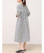 バックボタンキーネックシャツワンピース