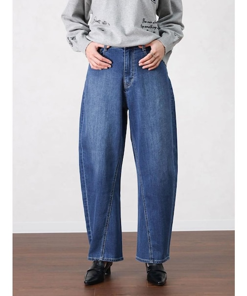 カーブデニムパンツ