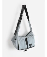 ミリタリーライクショルダーバッグ