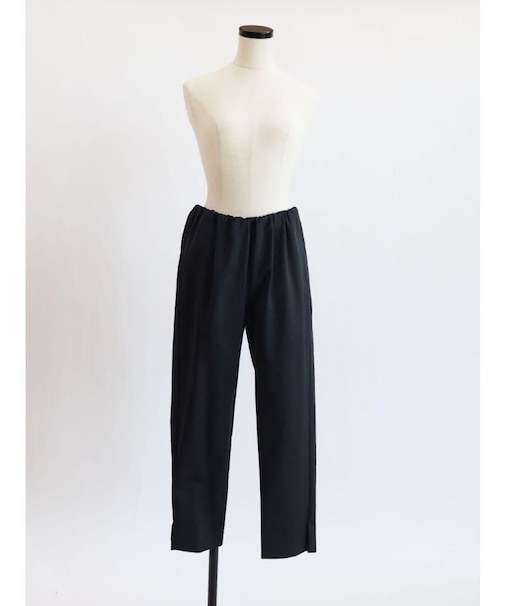 ウエストギャザーテーパードパンツ