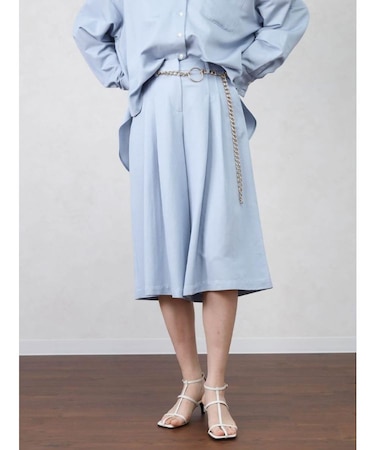 チェーンベルトタックフレアパンツ