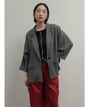 ドルマンスリーブジャケット