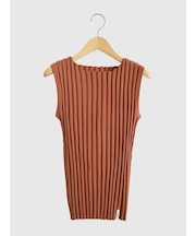 Wide rib sleeveless knit pullover