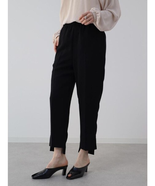 スリットヘムテーパードパンツ