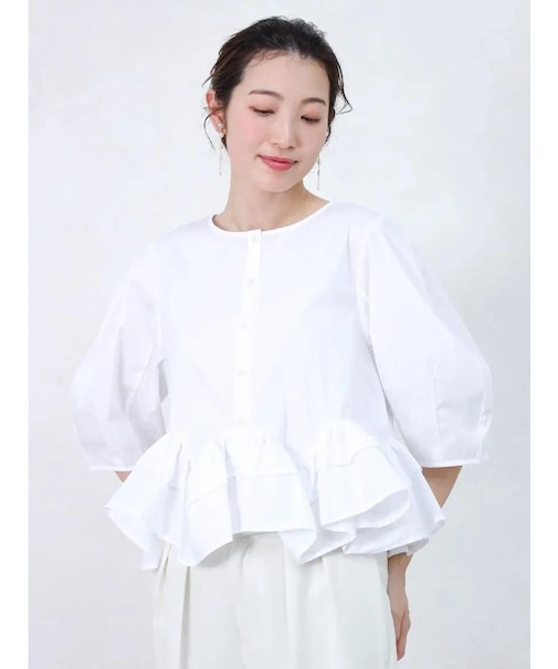 ペプラムフリルブラウス